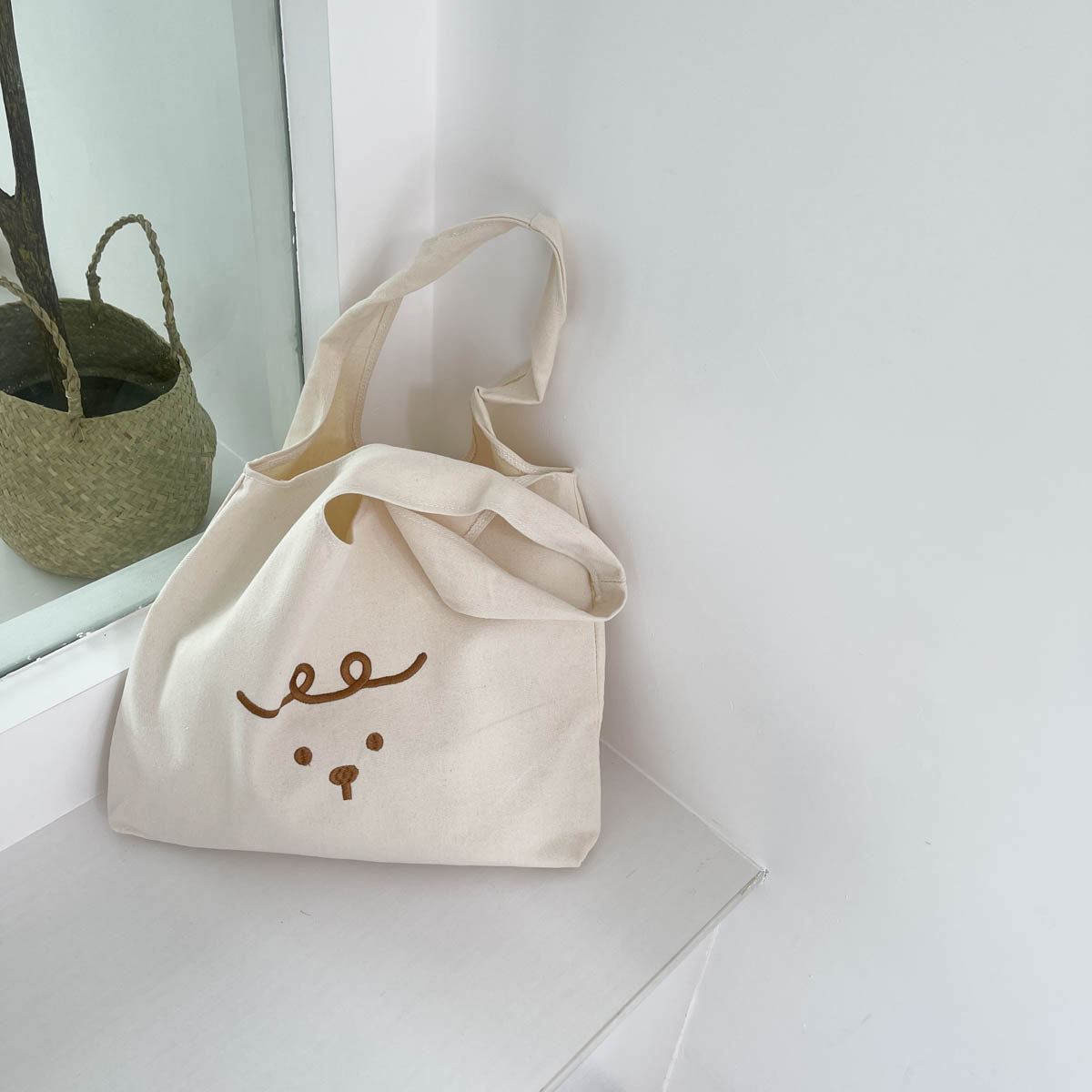 Cute Embroidery Bear Large-capacity Art Class Hand-carry Single-shoulder Canvas Bag