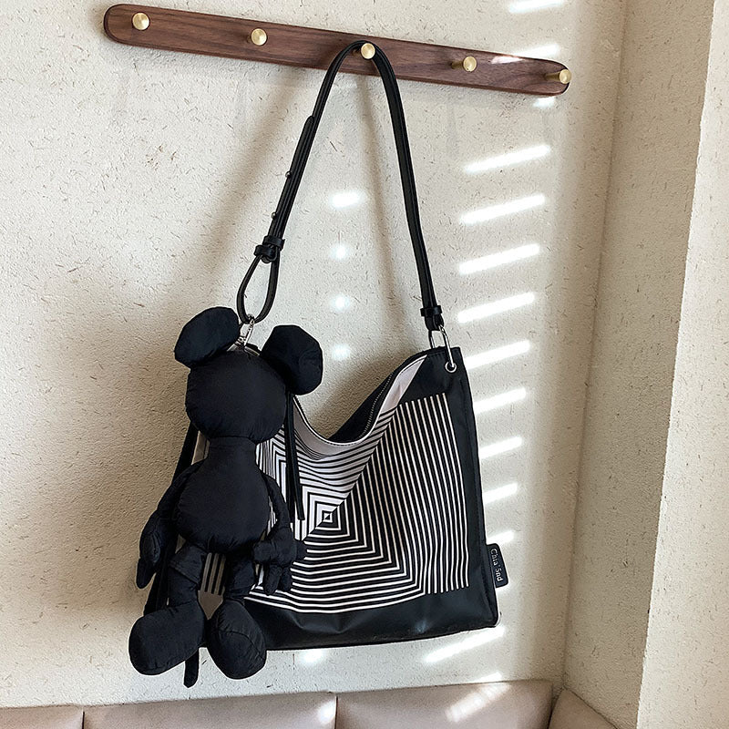 Exaggerated Pendant Key Pattern Fashionable And Generous Bag