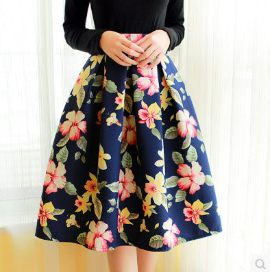 High waist was thin and long skirt for women