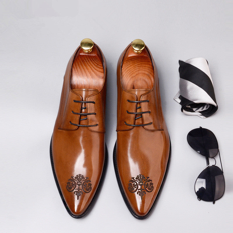 Pointed carved leather shoes for men