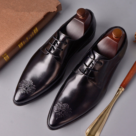 Pointed carved leather shoes for men