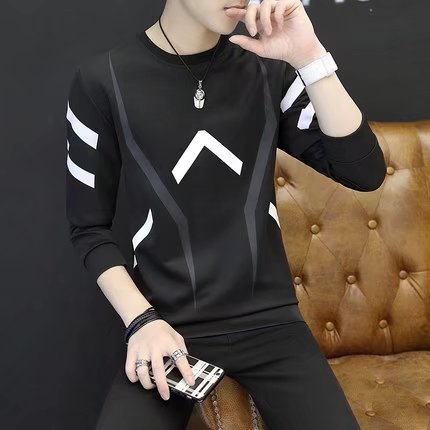 Round neck men's long sleeve sweater