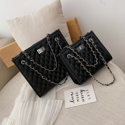 Large Capacity One-shoulder Tote Bag Chain Armpit Bag