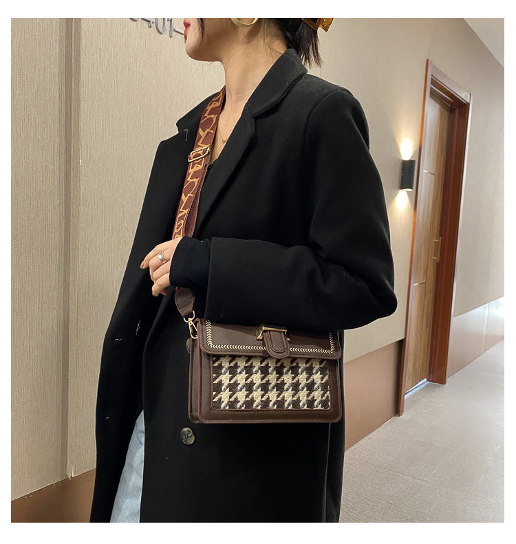 Retro Western Fashion One-shoulder Small Square Bag