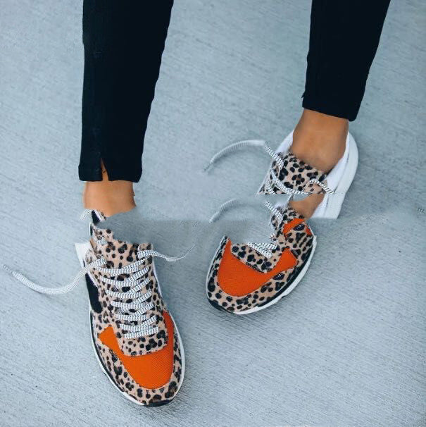 Leopard print sports shoes with thick soles