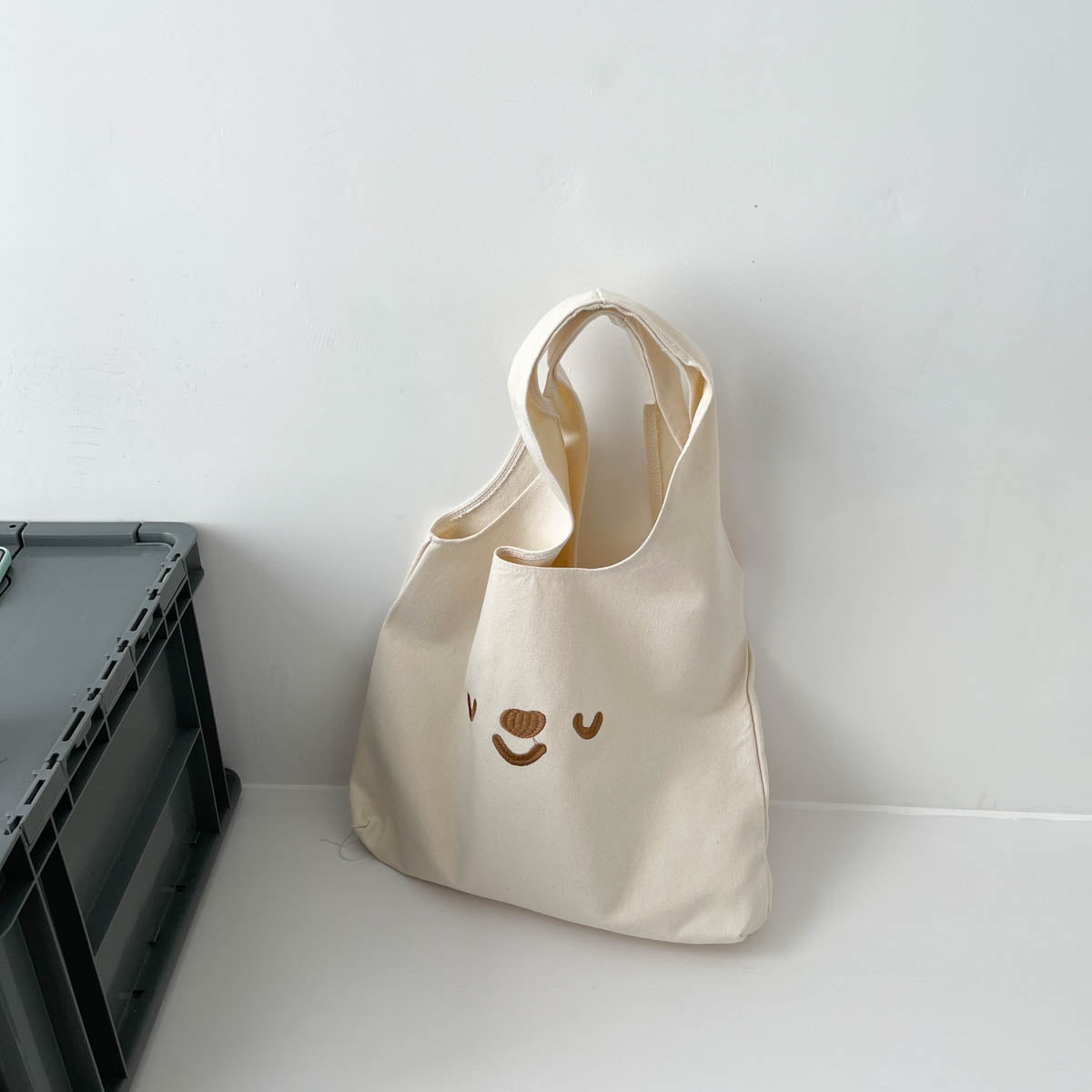 Cute Embroidery Bear Large-capacity Art Class Hand-carry Single-shoulder Canvas Bag