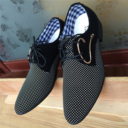Cloth pointed leather shoes