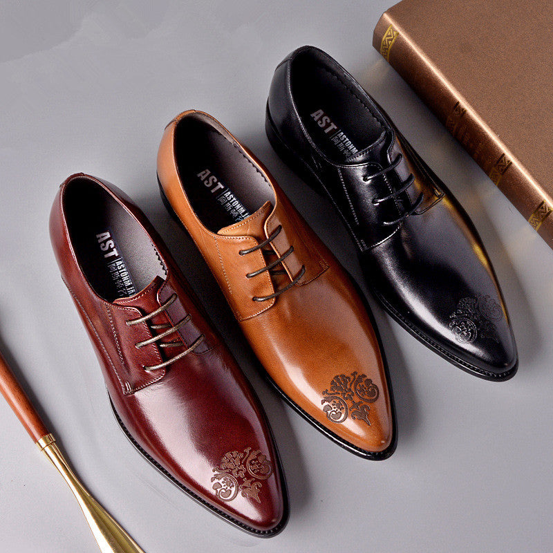 Pointed carved leather shoes for men