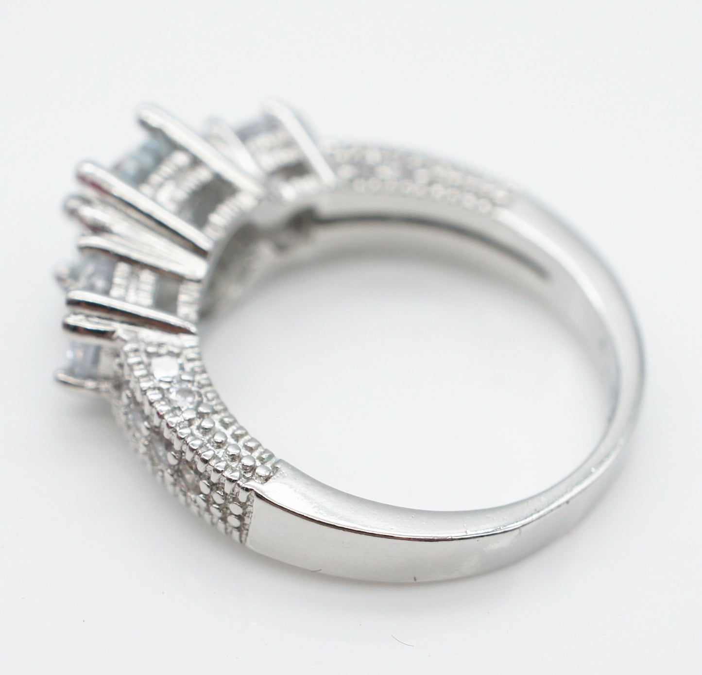 European and American ring engagement ring inlaid zircon ring jewelry for women