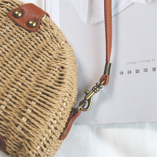 Semicircular mini straw bag