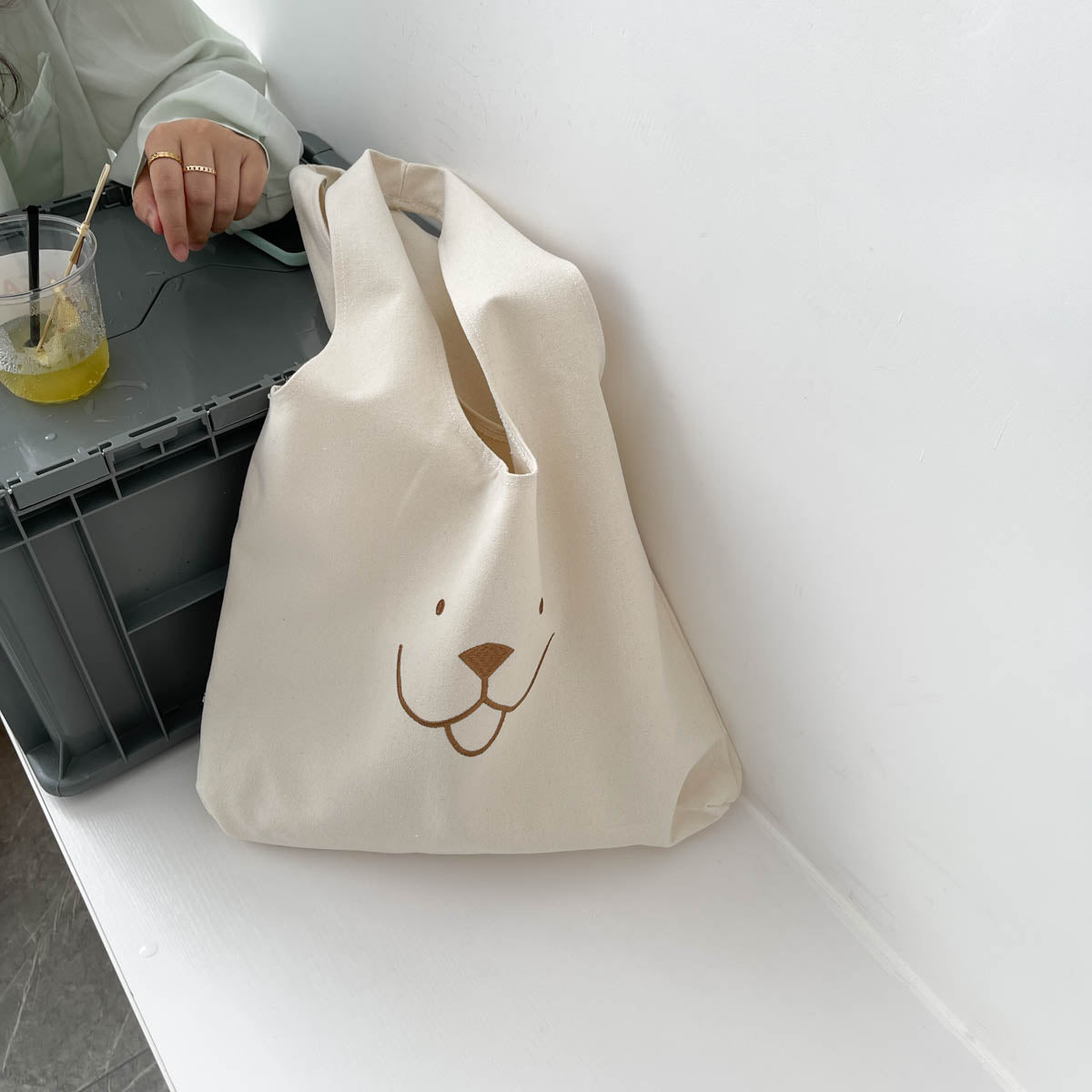 Cute Embroidery Bear Large-capacity Art Class Hand-carry Single-shoulder Canvas Bag