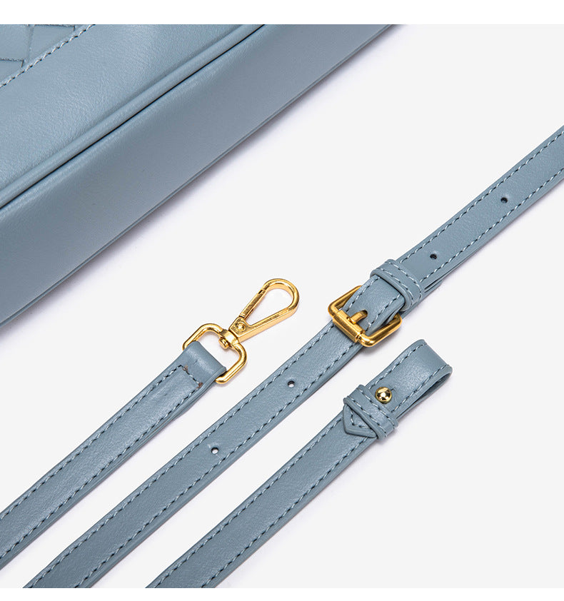 Ladies One-shoulder Retro Woven Diagonal Bag