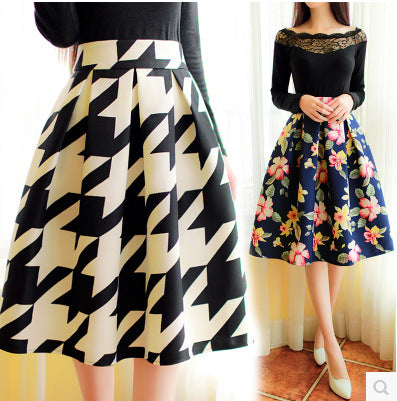High waist was thin and long skirt for women