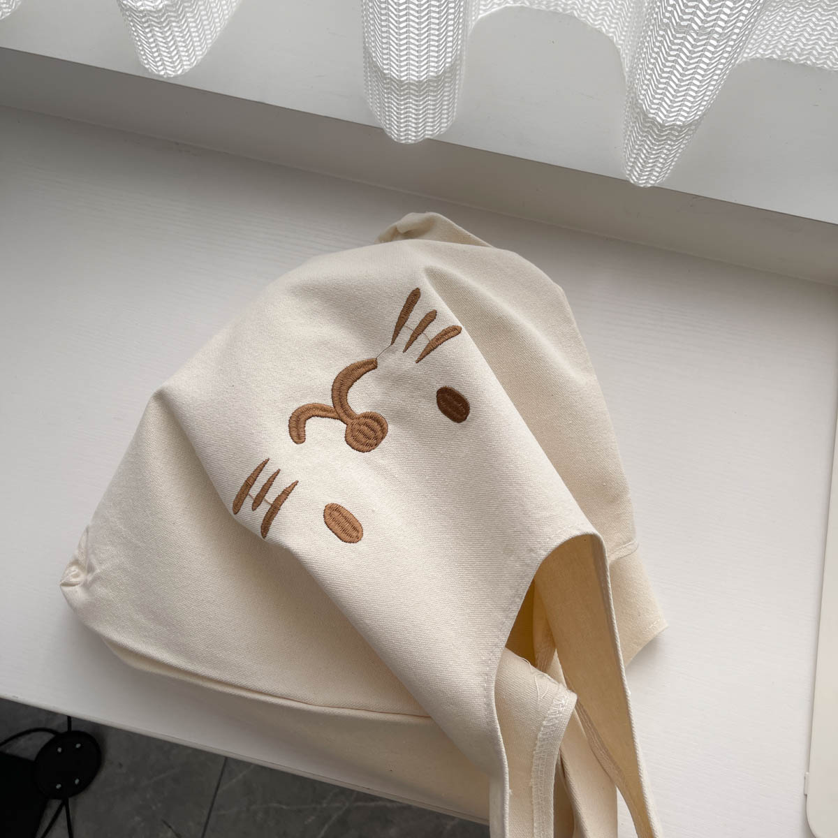 Cute Embroidery Bear Large-capacity Art Class Hand-carry Single-shoulder Canvas Bag