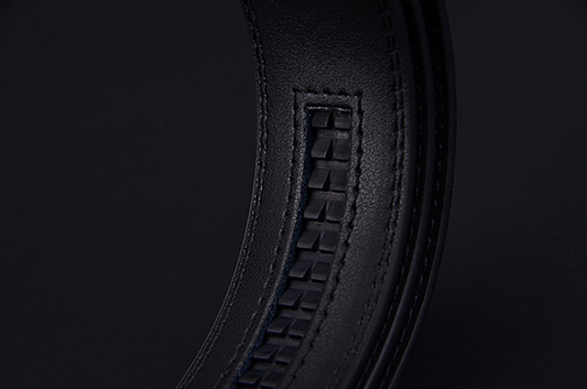 Male pin buckle belt