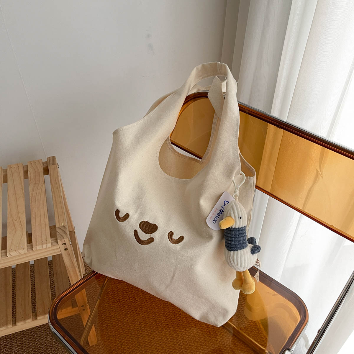 Cute Embroidery Bear Large-capacity Art Class Hand-carry Single-shoulder Canvas Bag