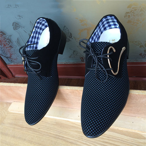 Cloth pointed leather shoes