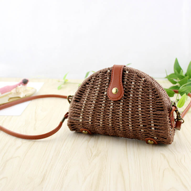 Semicircular mini straw bag