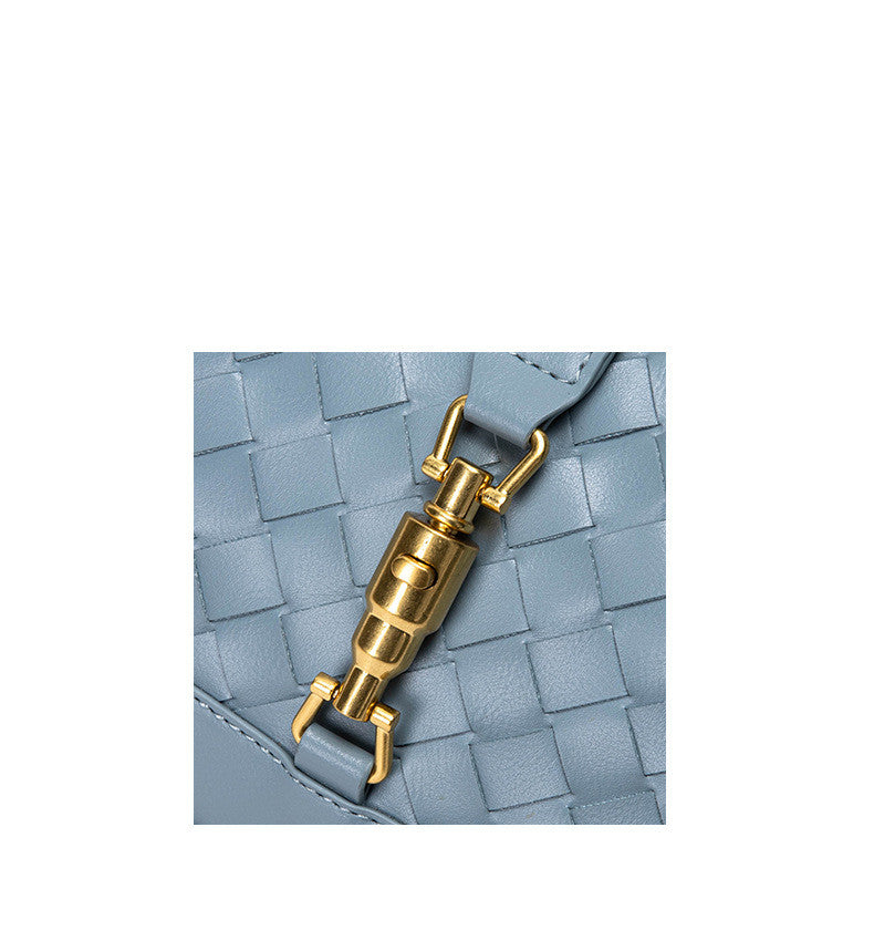 Ladies One-shoulder Retro Woven Diagonal Bag