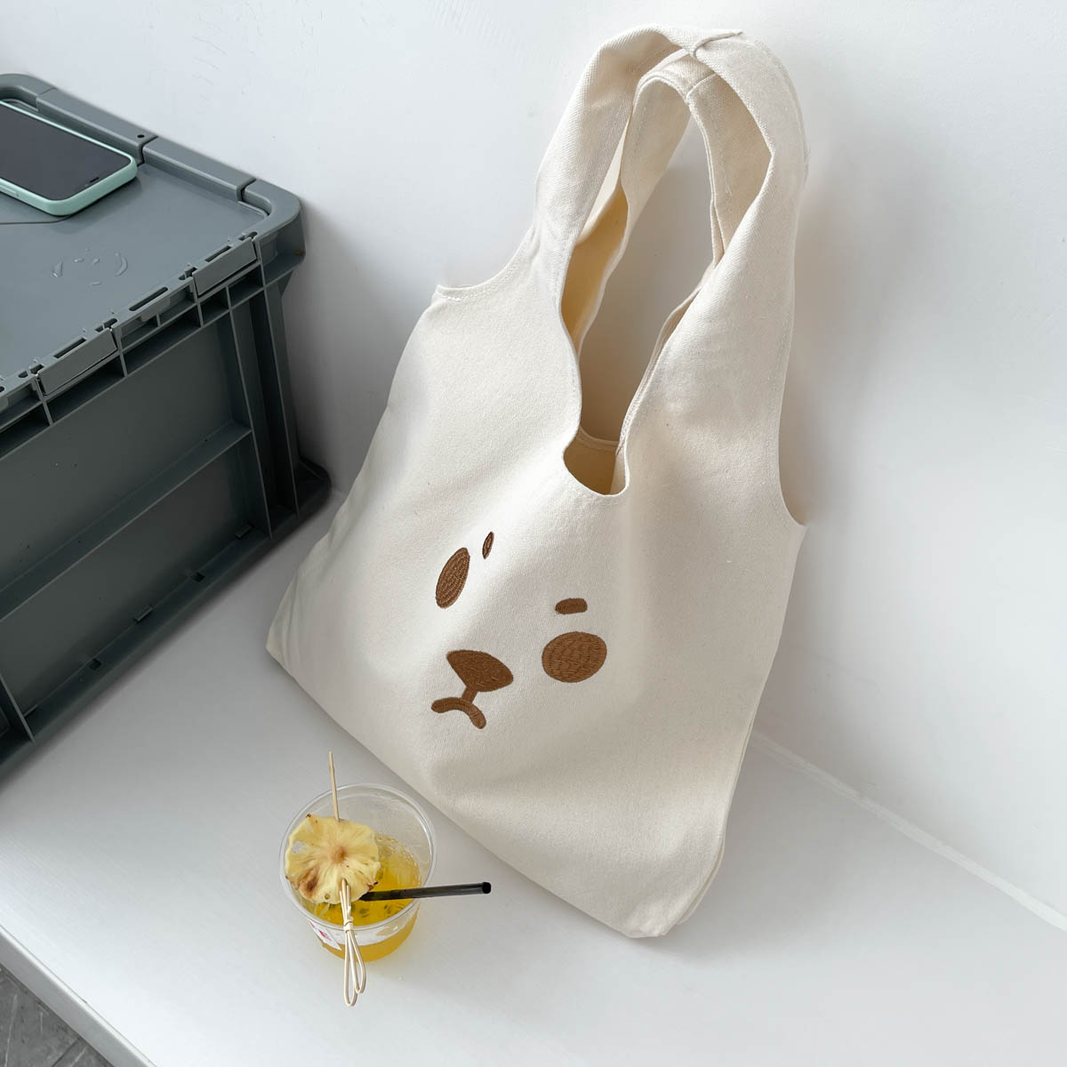 Cute Embroidery Bear Large-capacity Art Class Hand-carry Single-shoulder Canvas Bag