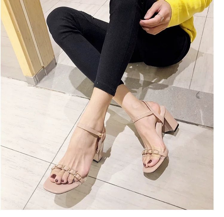 Women's Korean Style Open-toed Thick Heel One-line Buckle Women's Shoes