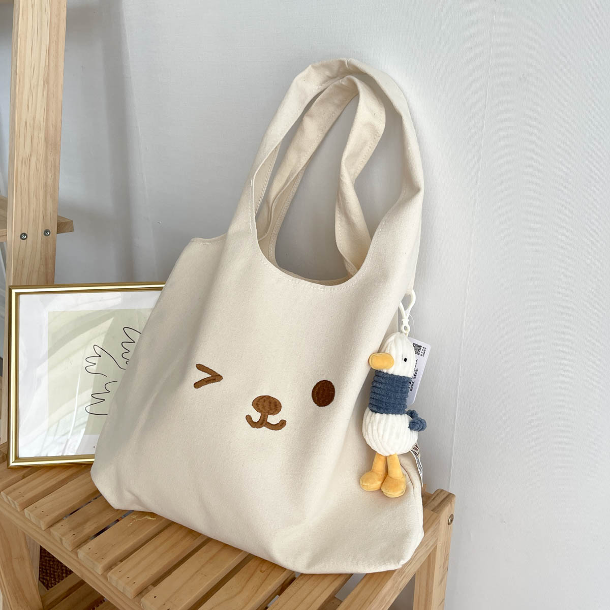 Cute Embroidery Bear Large-capacity Art Class Hand-carry Single-shoulder Canvas Bag